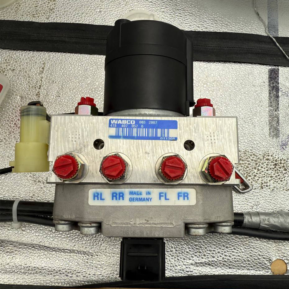 8235-S4784070560 | Genuine Volvo® ABS Hydraulic Modulator Valve