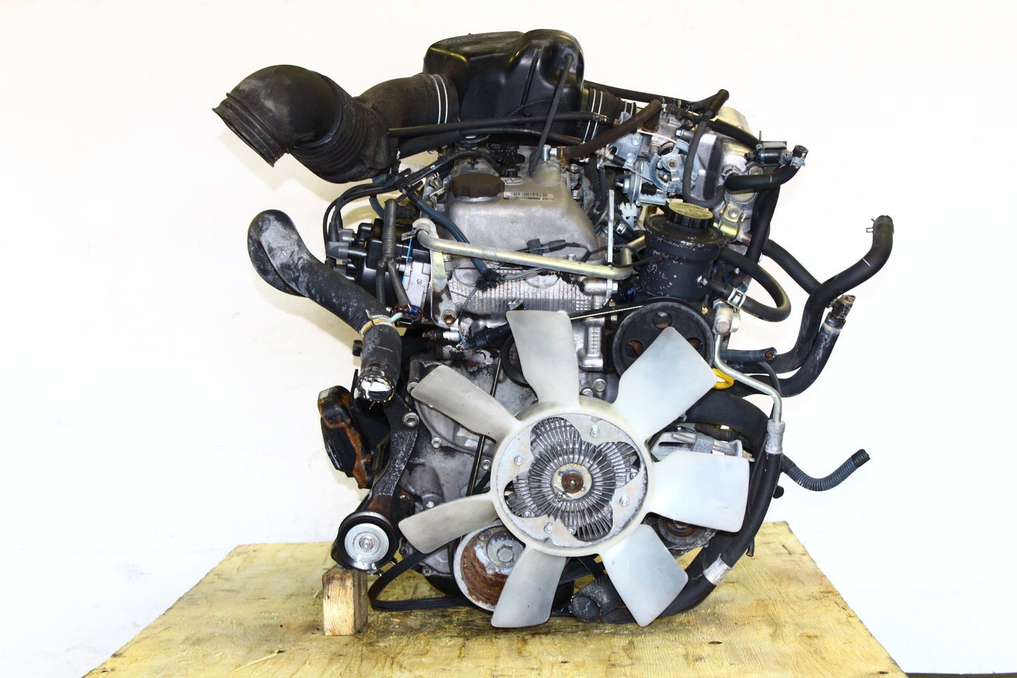 1995-1996 Toyota Tacoma Engine 2.7L 3RZ-FE Motor 8 Port Distributor Type JDM