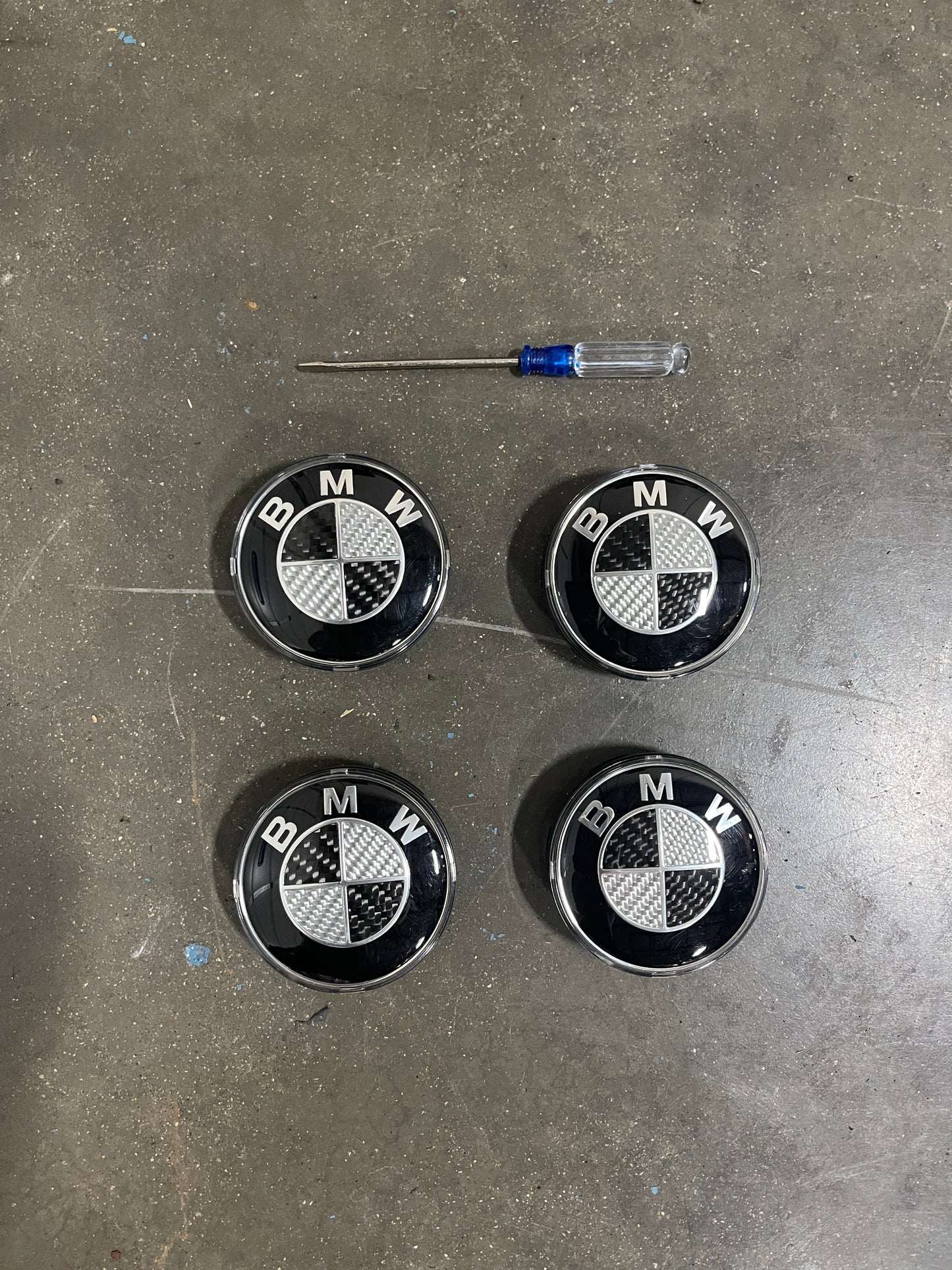 BMW Floating Wheel Center Caps Black/White Carbon Fiber
