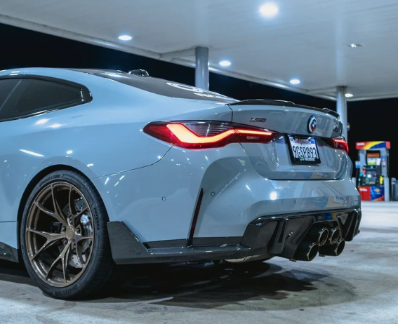 M-Performance Style Dry Carbon Fiber Rear Splitters (BMW G82 M4)