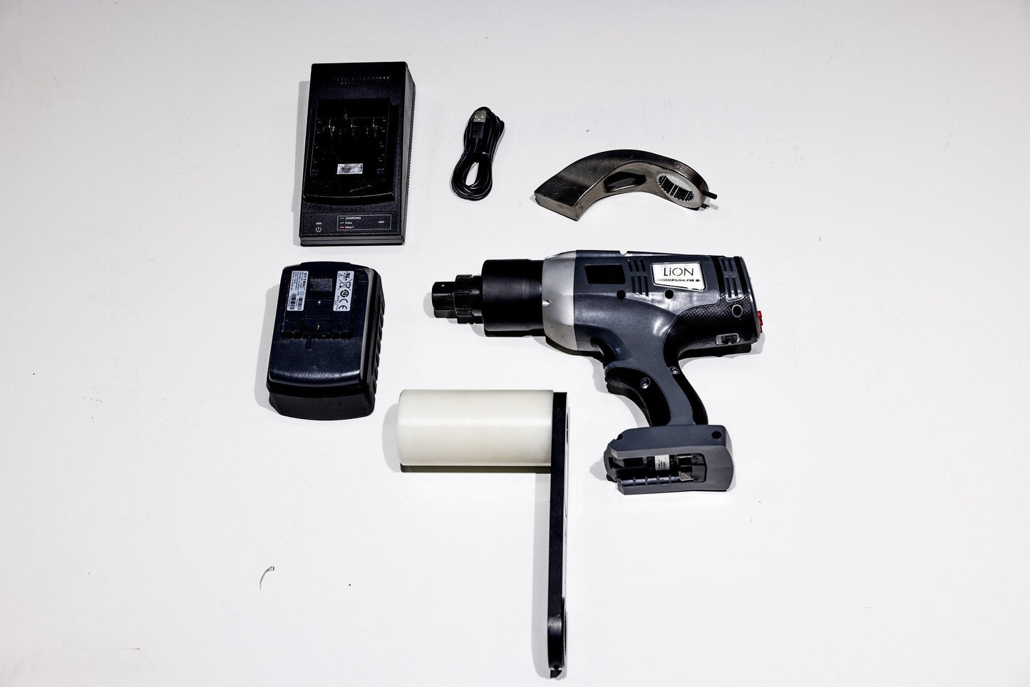 Hytorc LION Gun - Center Lock Removal and Torque System