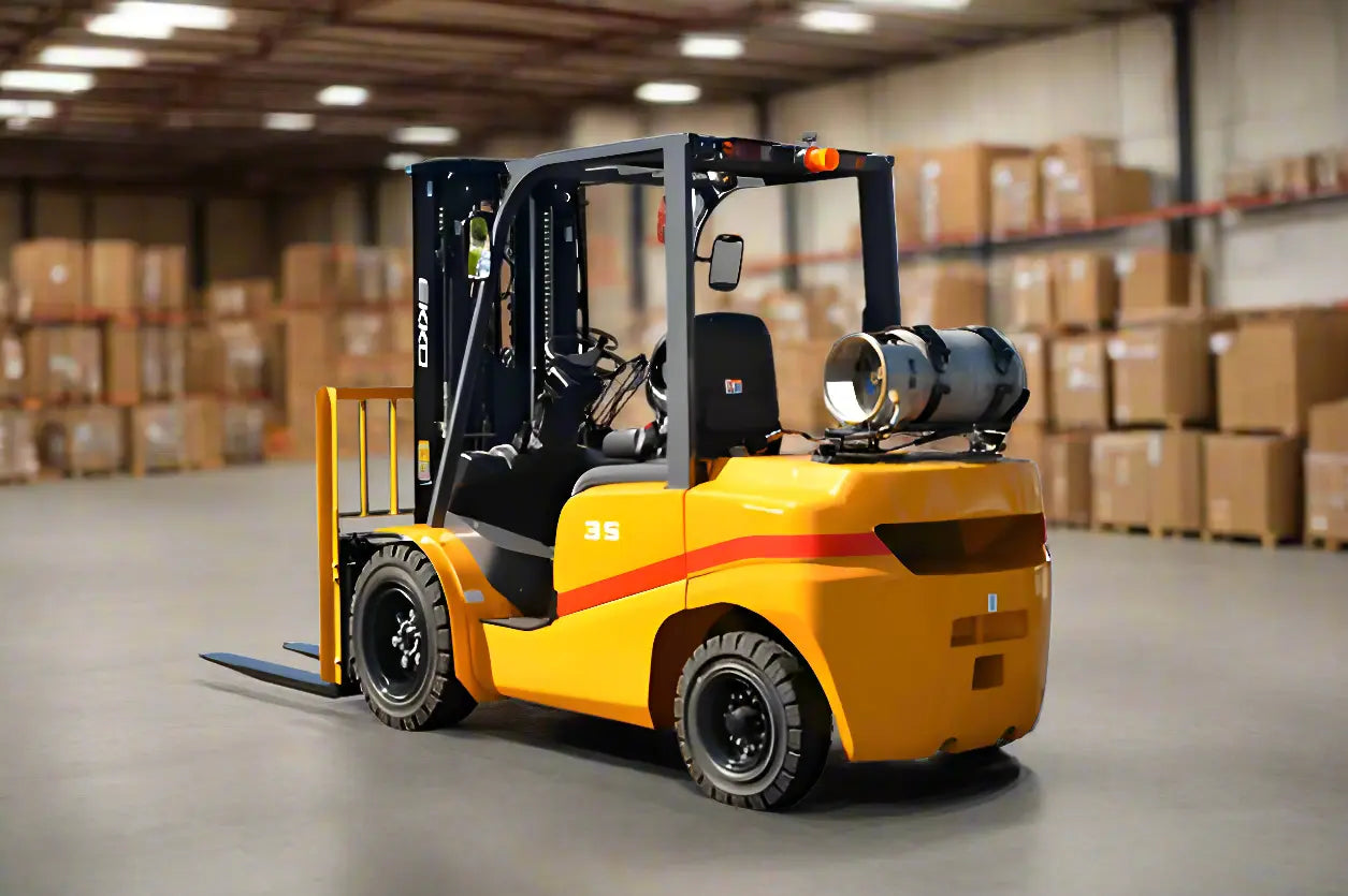 EKKO EK35TLP | Propane Forklift | 4 Wheel 7000 lbs Solid Pneumatic Tires