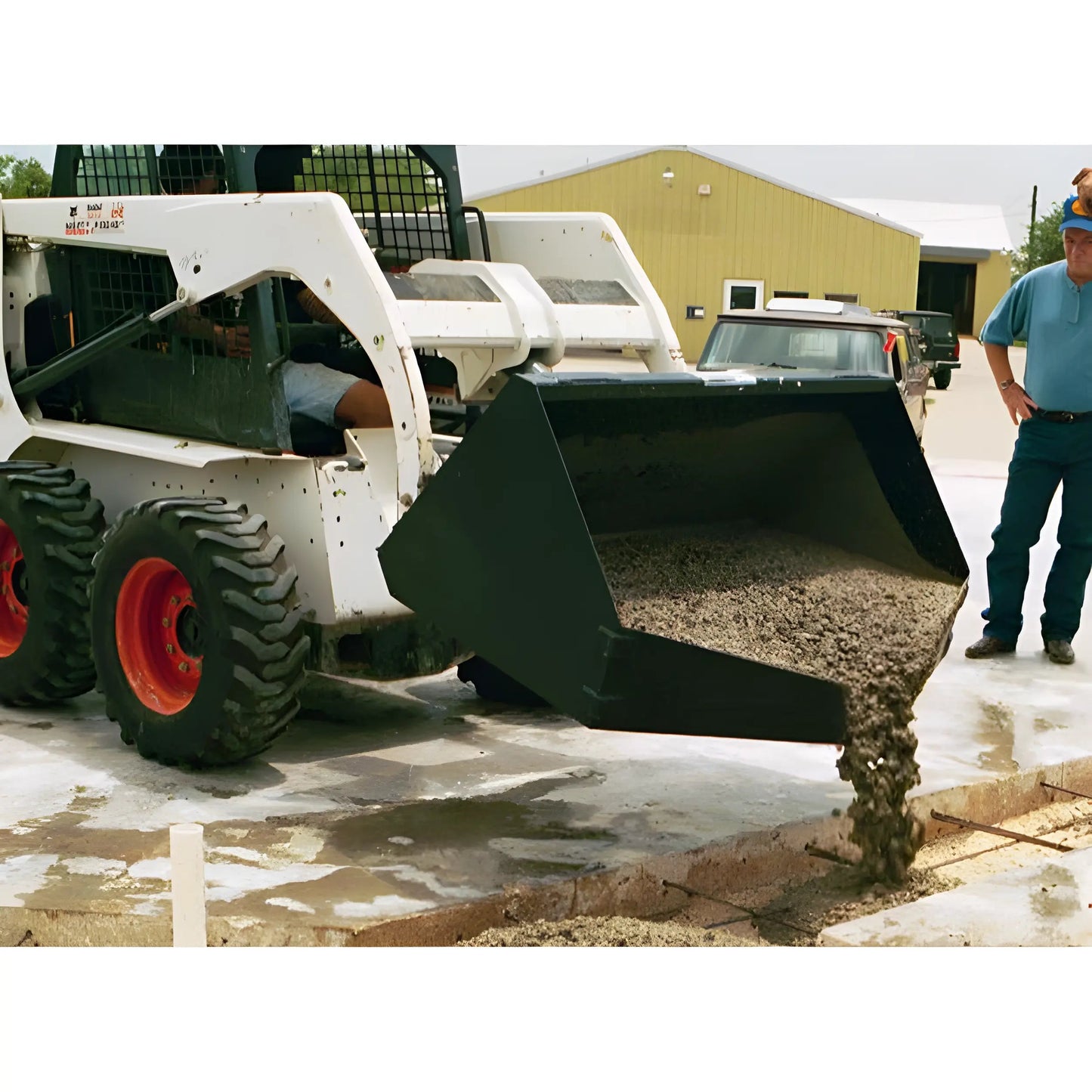 Star Industries 120 | Skid-Steer Concrete Placement Bucket